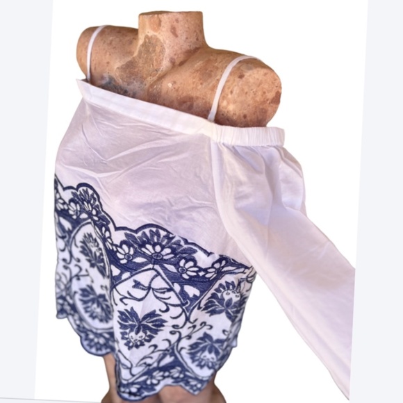 Peasant Embroidered Blouse - Picture 4 of 5